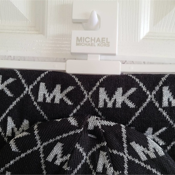Michael Kors Black Diamond Metallic Logo Scarf Hat Set NWT - Picture 5 of 6
